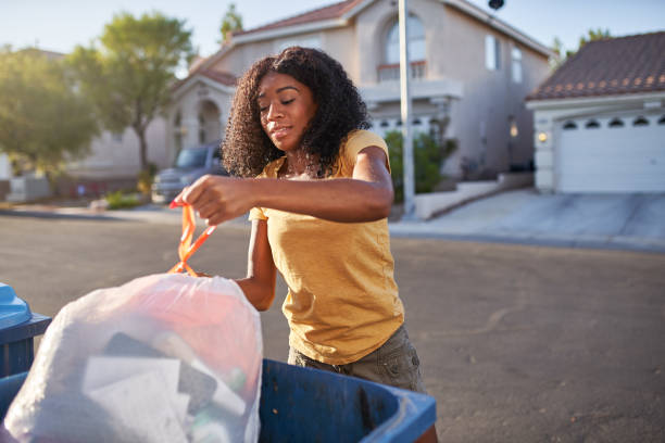 Best Professional Junk Removal  in La Cygne, KS